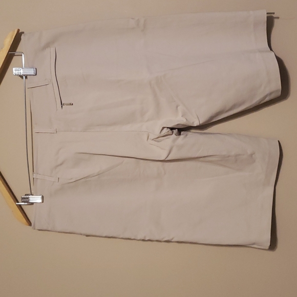 Golf Shorts - Picture 2 of 5